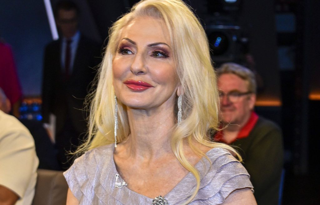 Désirée Nick, star di &quot;Promi Big Brother&quot;, affronta il dolore per la perdita della madre