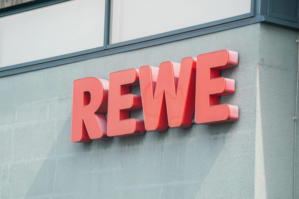 Eigenmarken-Produkte bei Rewe, Aldi und Co. im Preistest – ein Blick auf den Kassenbon macht sprachlos
