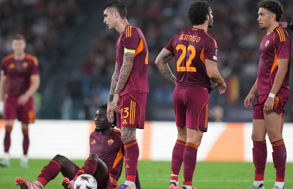 Europa League, Roma-Viktoria Plzen 1-2, non basta il gol n.200 di Dybala