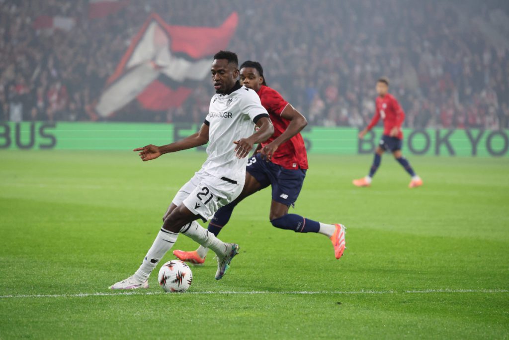 Ex-Schalker liefern sich heftigen Schlagabtausch – einer kann nur tatenlos zusehen