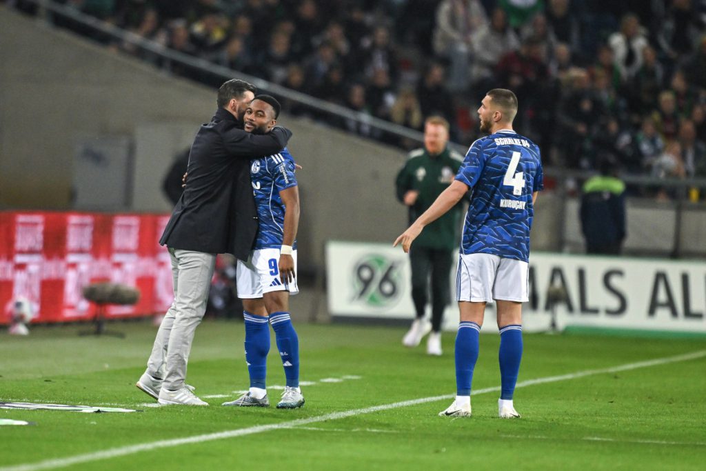 Sylla-Hammer bei Hannover – Schalke! DIESE Aktion spricht Bände