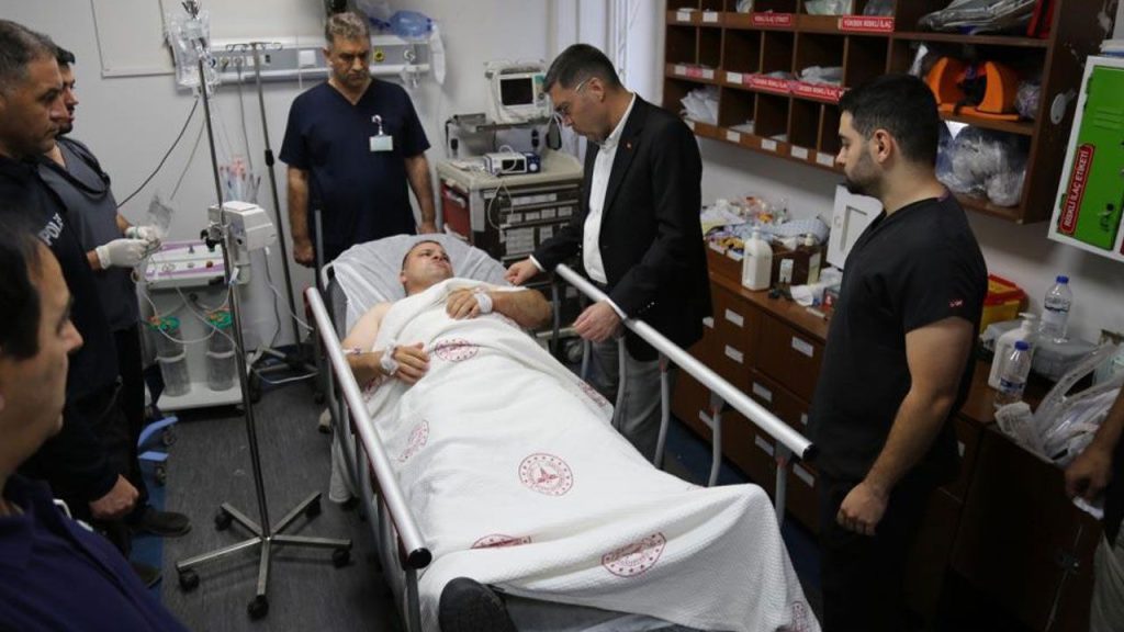 Aggressione con coltello a poliziotto a Şanlıurfa: le autorità indagano sull&#039;incidente