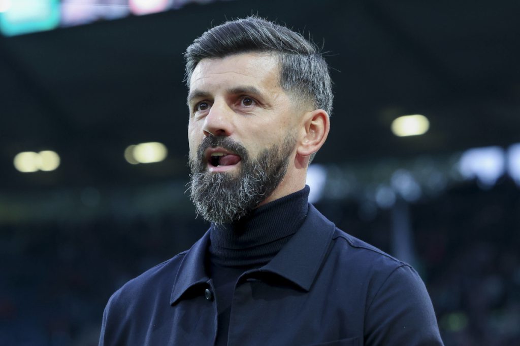 Miron Muslic diventa il nuovo eroe di Schalke in tempi record con una frecciatina ai tifosi