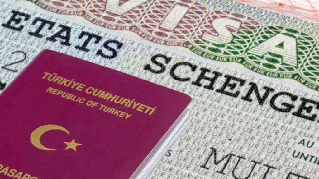 Schengen Bölgesi&#039;ne giriş çıkışlarda yeni dönem: Türk vatandaşları için neler değişti?