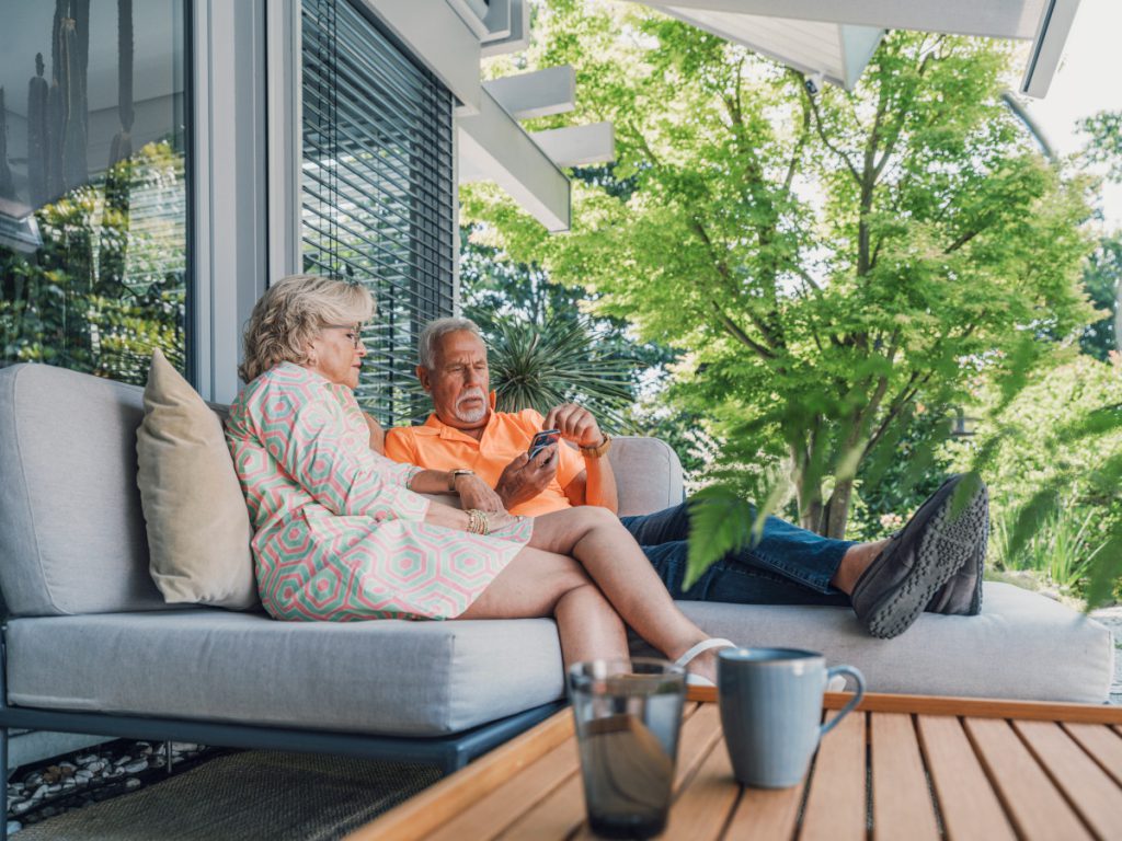 Uomo scozzese scopre un tesoro nascosto in un vetro per finestra acquistato a soli 23 euro