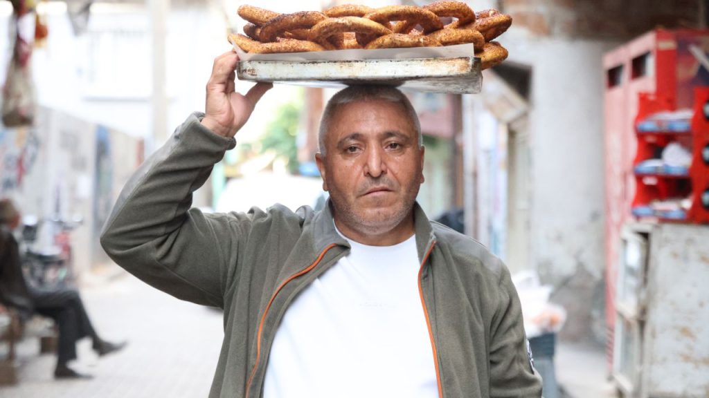 Simit tezgahından memur masasına! KPSS&#039;de 14 yıllık azim, atamayla sonuçlandı