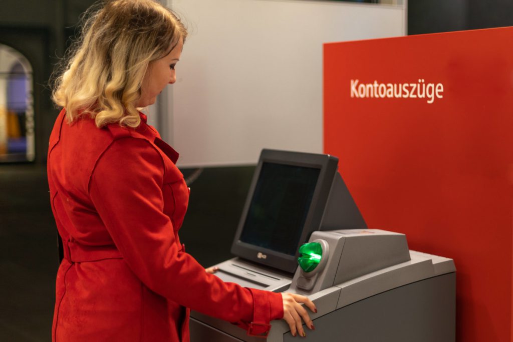 Kunde der Sparkasse bekommt einen Anruf – plötzlich sind fast 50.000 Euro weg