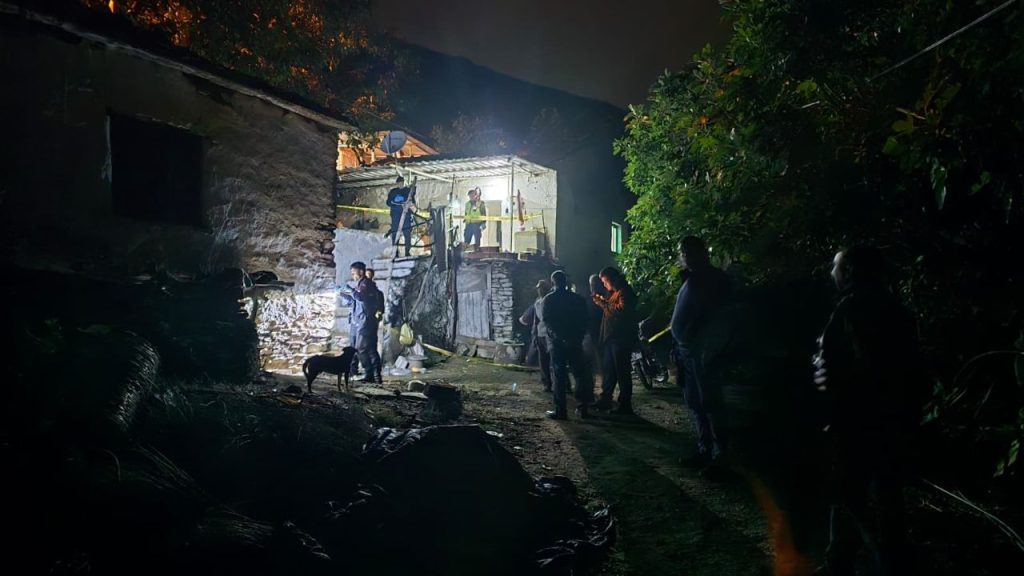 Tire’de kan donduran gece! Baba oğlunu öldürdü, eşini ağır yaraladı