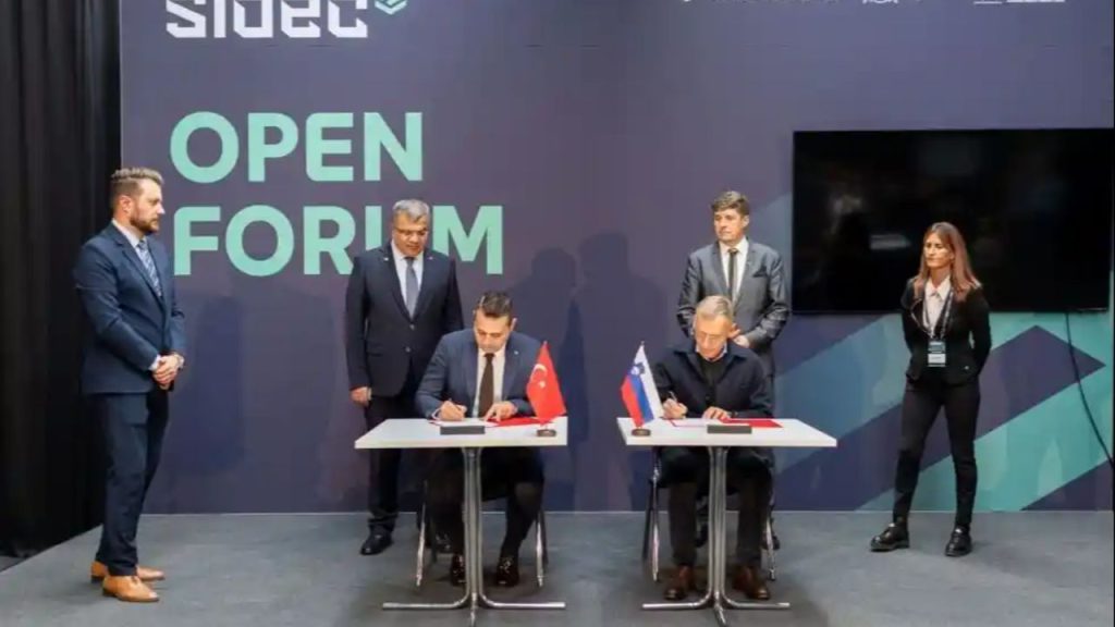 Türkiye&#039;den Avrupa’ya yüksek teknoloji ihracı! Otokar’dan tarihi anlaşma