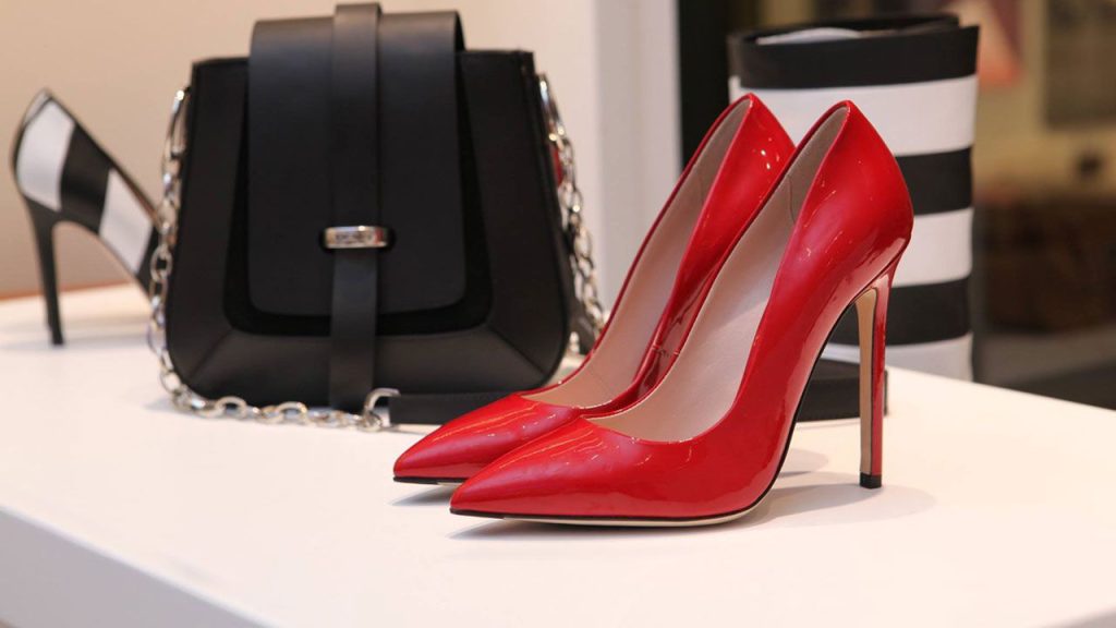 Zararlı kimyasallar ortaya çıktı... Ticaret Bakanlığı, üç ürün grubunun posta ve kargoyla Türkiye&#039;ye girişini yasakladı