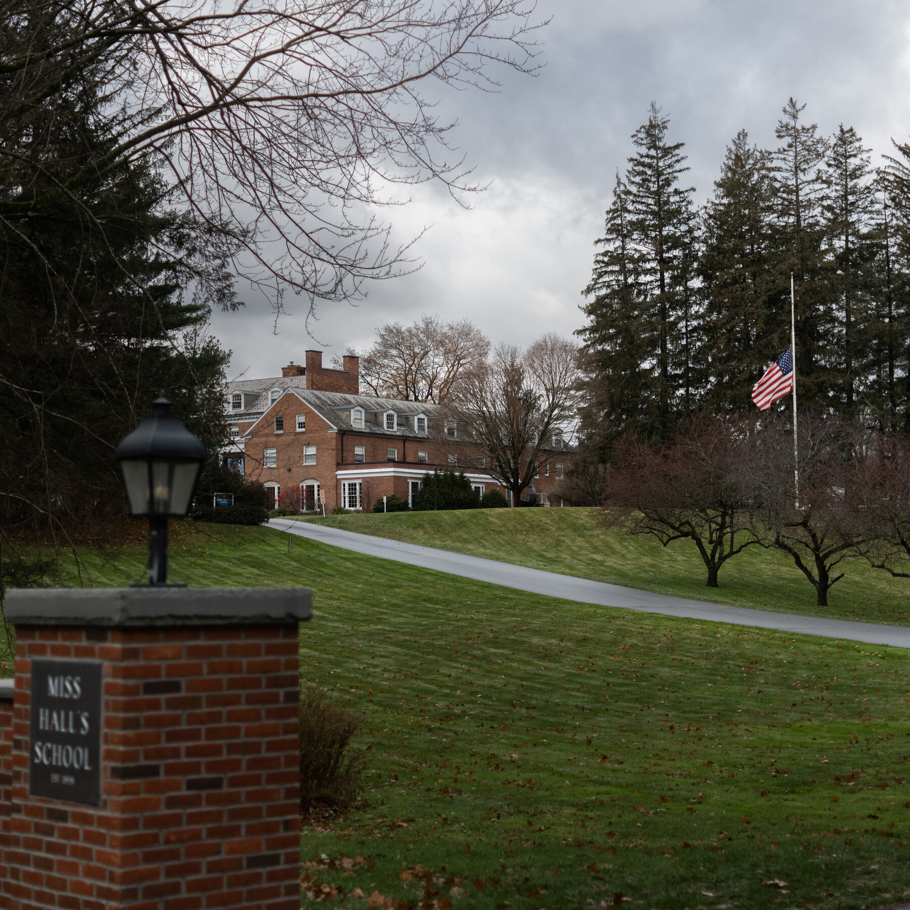 Accuse di abusi sessuali contro insegnante di Miss Hall: i procuratori non procedono con l'incriminazione