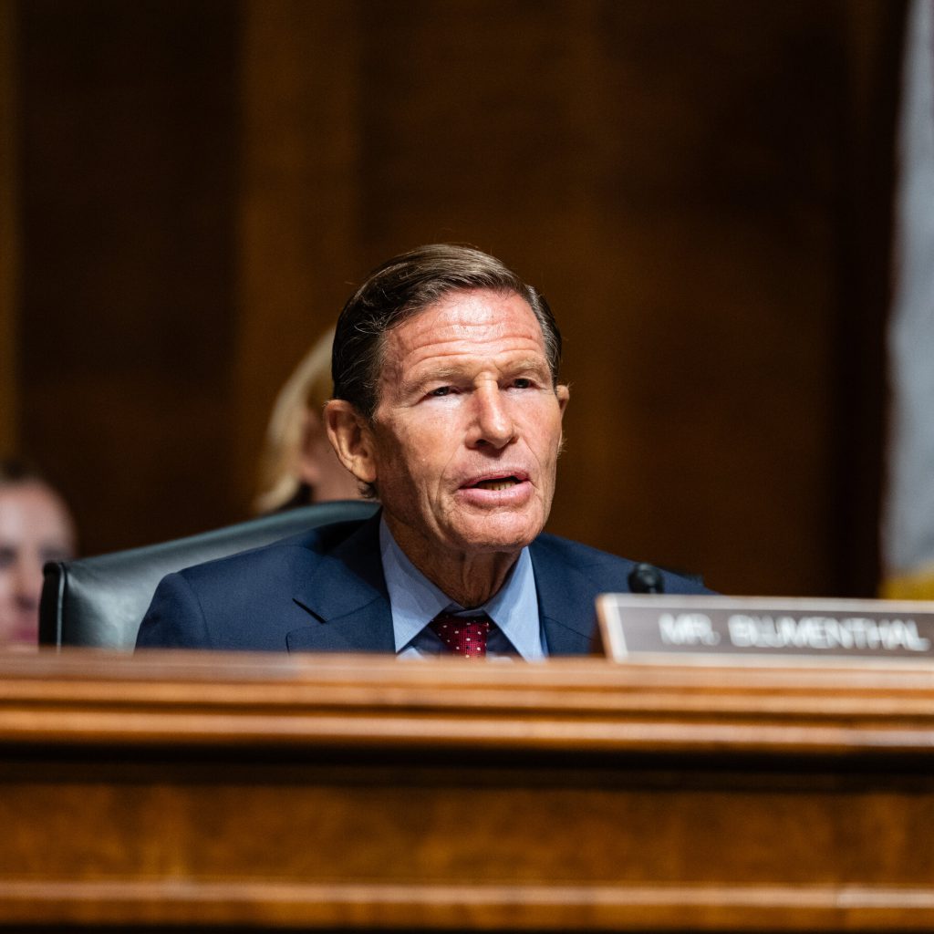 Richiesta di Trasparenza sui Donatori di Trump: Una Questione di Integrità Pubblica