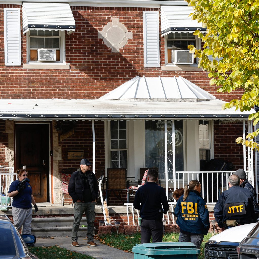 Due uomini accusati di pianificare un attacco terroristico ispirato allo Stato Islamico in Michigan durante la festa di Halloween