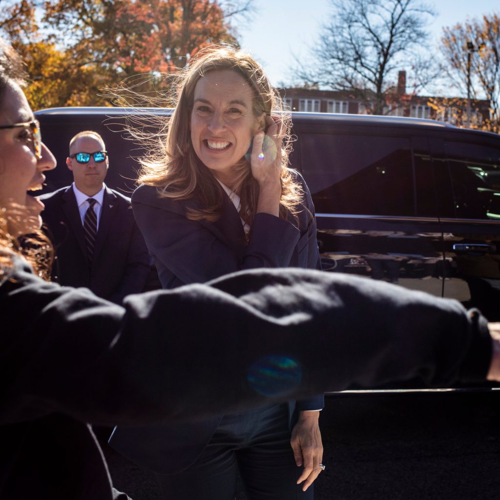 La vittoria di Mikie Sherrill nel New Jersey: come la decisione di Trump sul tunnel Gateway ha influenzato la campagna elettorale