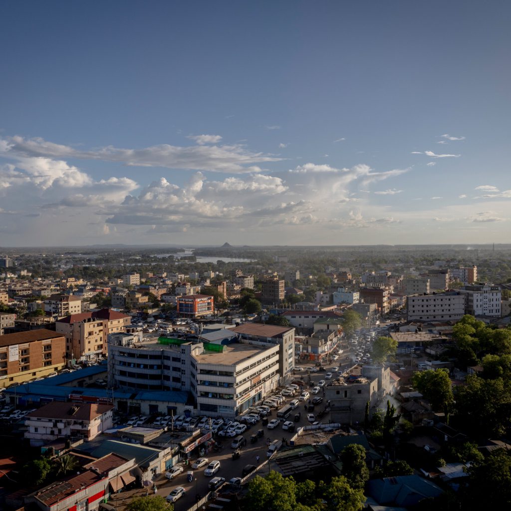 Amministrazione Trump Annulla Protezioni Contro la Deportazione per i Sud-Sudanesi: Cosa Significa per le Migliaia di Persone Coinvolte