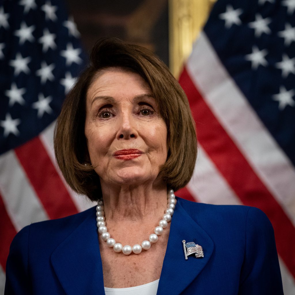 Nancy Pelosi: la donna che ha sfidato Trump e fatto la storia nella politica americana