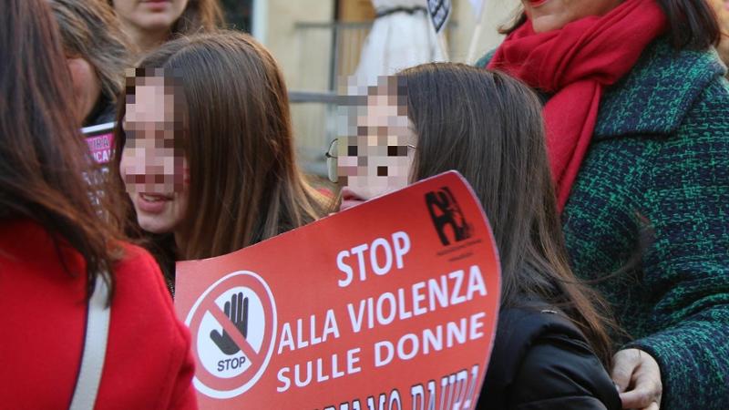 Violenza contro le donne a Moncalieri: 97 codici rosa nel 2025, un caso ogni tre giorni
