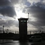 Giuria californiana condanna lo stato a pagare 16,8 milioni di dollari a psicologa licenziata ingiustamente dopo aver segnalato minaccia violenta in carcere