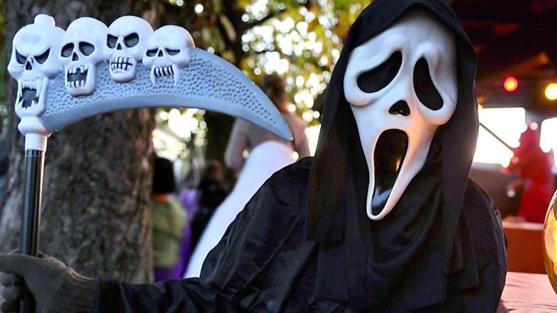 Emergenza alcolismo giovanile: 50 ragazzi ricoverati in ospedale durante la notte di Halloween nel Torinese