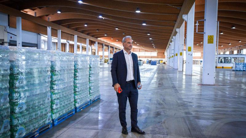 Morte di Alberto Bertone: il patron di Acqua Sant&#039;Anna lascia un vuoto nella comunità locale e nell&#039;industria delle acque minerali