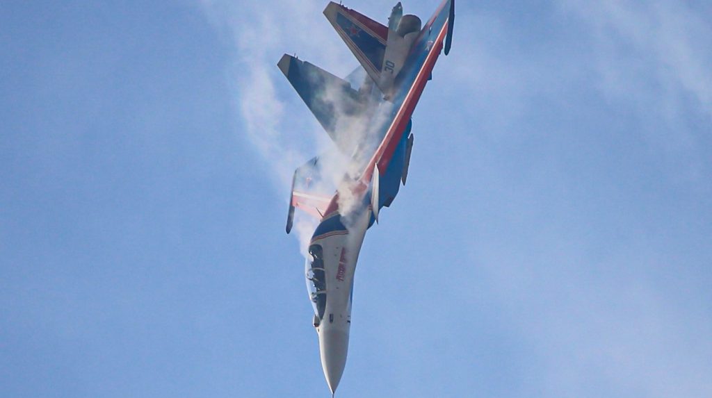 Incidente aereo in Russia: un aereo da combattimento Su-30 si schianta durante un volo di addestramento, uccidendo l&#039;equipaggio