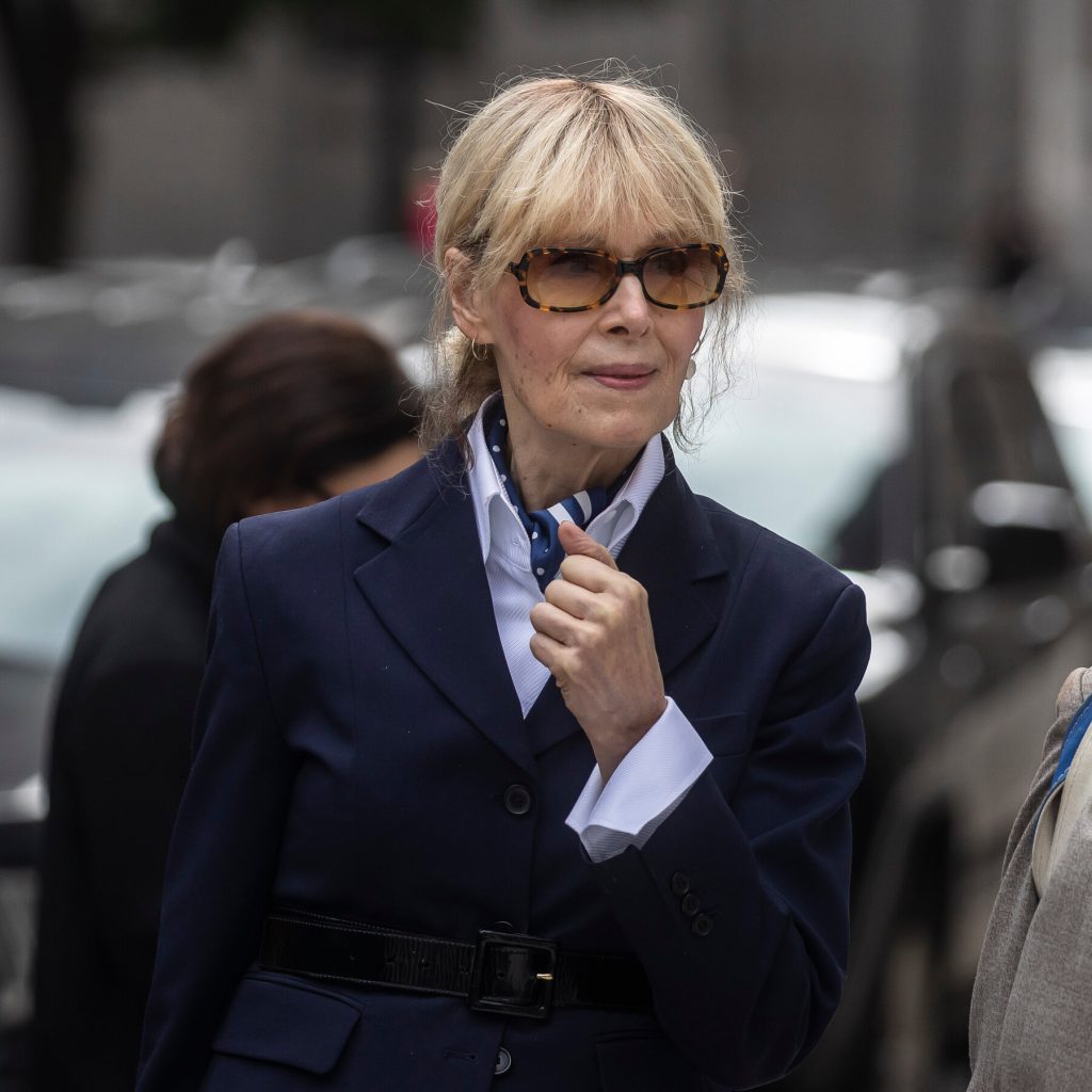 Trump contro la Corte: la richiesta di annullamento della sentenza per abuso sessuale e diffamazione