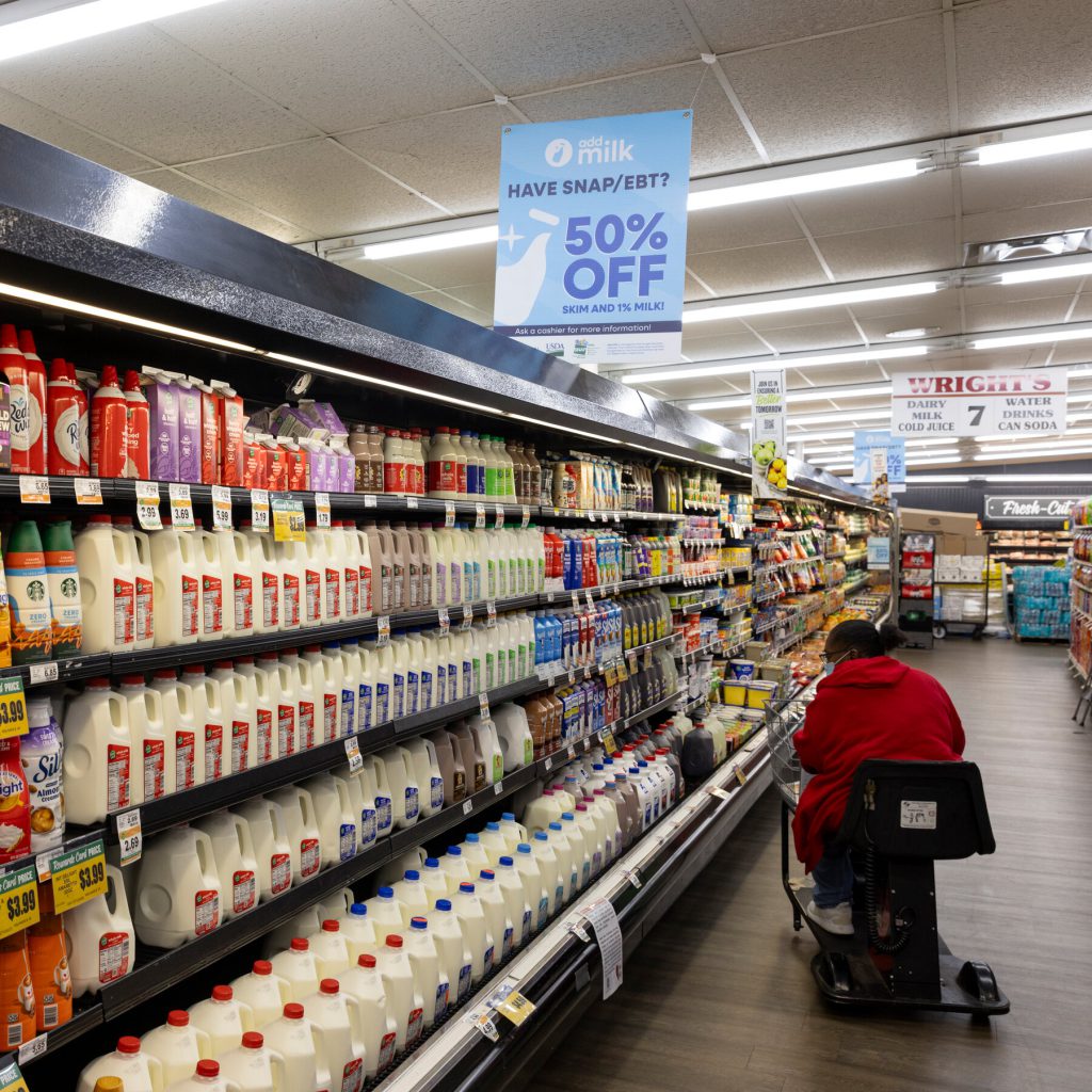 La Corte Suprema degli Stati Uniti Estende l&#039;Ordine che Limita i Pagamenti dei Buoni Pasto: Cosa Significa per le Famiglie a Basso Reddito?