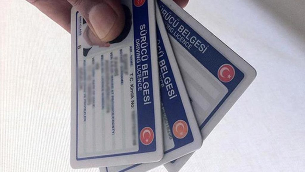 Vecchi Titoli di Guida Non Valgono per le Assicurazioni in Caso di Incidenti Stradali