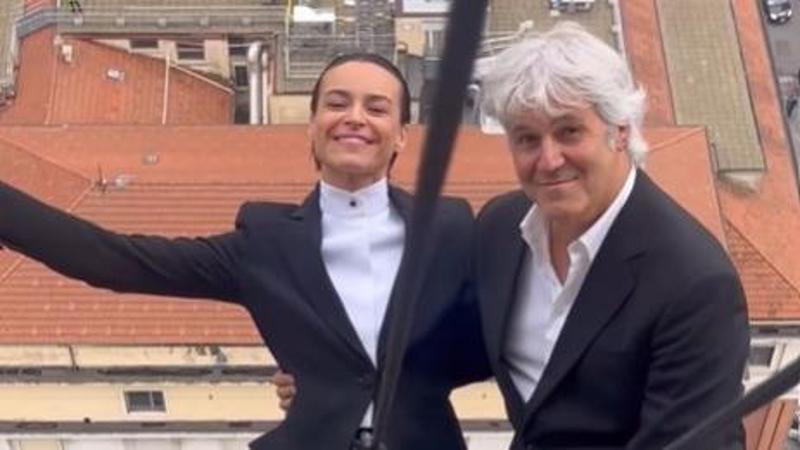 Kasia Smutniak e il marito Domenico Procacci in una spettacolare danza acrobatica sulla Mole