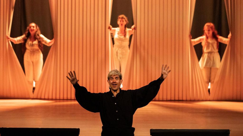 Attore marchigiano presenta “Eretici. Il fuoco degli spiriti liberi” al Teatro Stabile di Torino