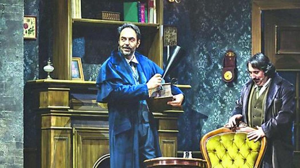 Marco Marcorè al Teatro Alfieri: Sherlock Holmes in un musical dal 20 al 23 novembre