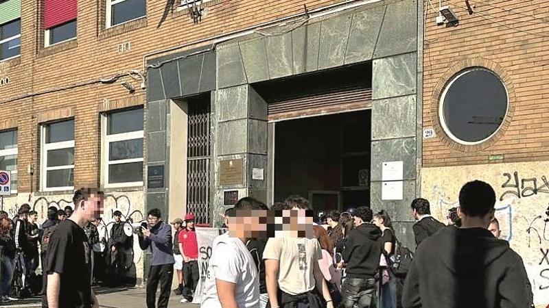 Insegnanti dell'Istituto Peano protestano: 50 professori firmano lettera al dirigente, preside respinge le accuse