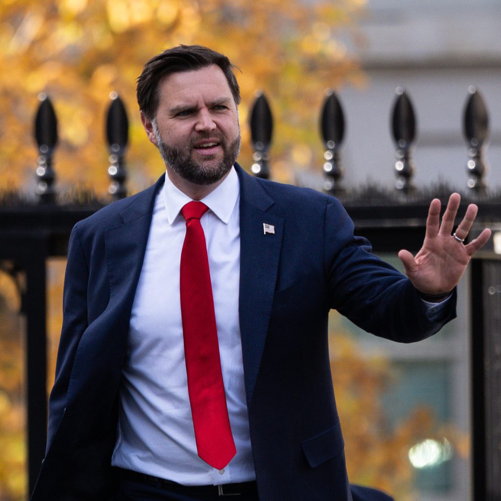 Un ufficiale di polizia ferito nella protezione della motorcarrata di JD Vance