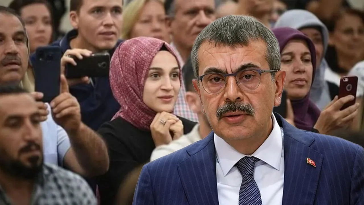 15.000 contratti di insegnanti pubblicati oggi alle 17:00