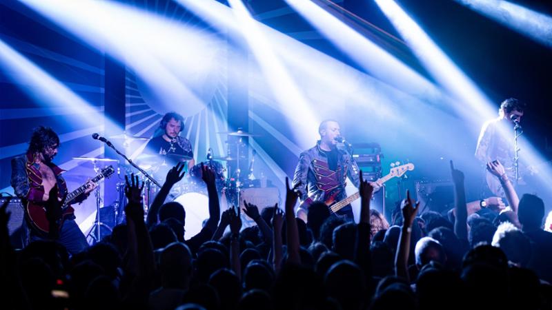 I Ministri: La Musica della Speranza che Unisce le Generazioni