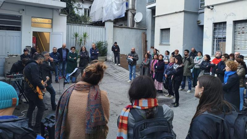 Siringhe Abbandonate nei Giardini Firpo di Torino: Una Minaccia per la Sicurezza e l&#039;Igiene Pubblica