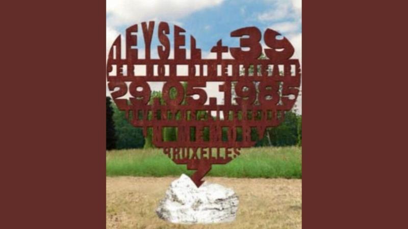 Un cuore alto 5 metri per ricordare le vittime dell’Heysel, il monumento allestito ad Aurora