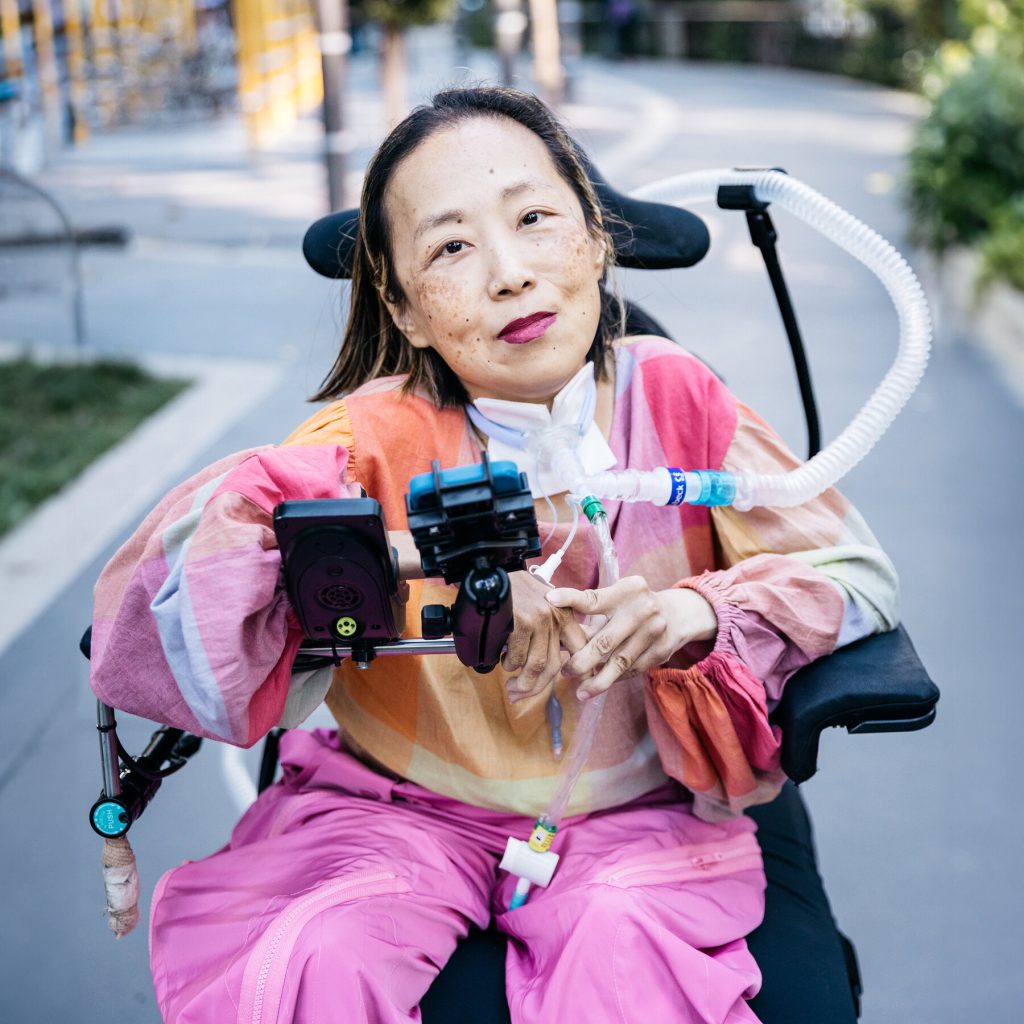 Alice Wong, scrittrice e attivista per i diritti delle persone con disabilità, muore a 51 anni