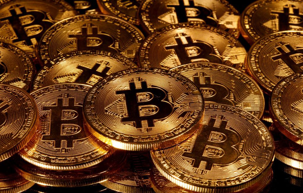 Bitcoin scende al minimo degli ultimi sette mesi, perdendo tutti i guadagni dell&#039;anno