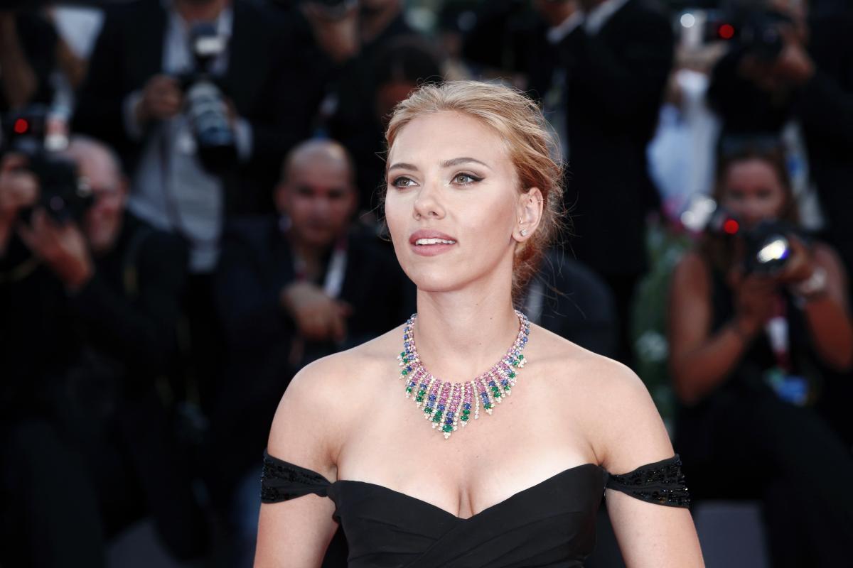 Scarlett Johansson compie 41 anni: la sua vita e il suo equilibrio tra carriera e felicità