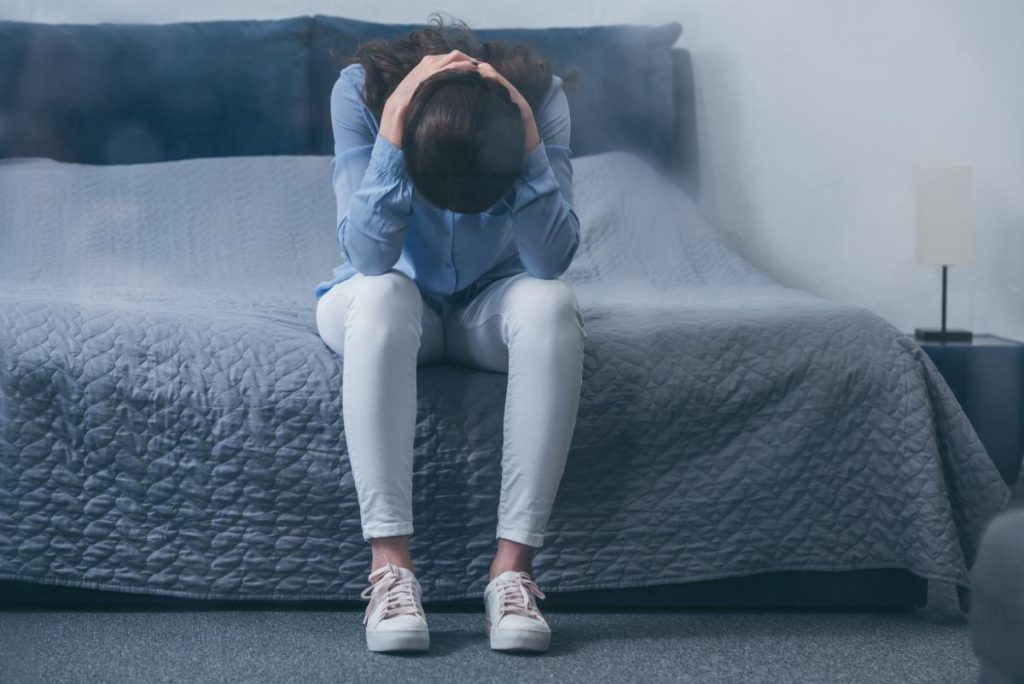 Drink Naturali per Ridurre lo Stress e l&#039;Ansia: Una Guida alla Salute Mentale e Fisica

Introduzione
Lo stress e l&#039;ansia sono due condizioni che possono influenzare notevolmente la nostra vita quotidiana. Secondo un&#039;esperta di nutrizione, esistono alcuni drink che possono aiutare ad alleviare questi sintomi senza essere dannosi per la salute.

Approfondimento
È importante notare che, sebbene questi drink possano essere di aiuto, non sostituiscono le terapie o i trattamenti medici. Tuttavia, possono essere un utile complemento per ridurre lo stress e l&#039;ansia nella vita di tutti i giorni.

Possibili Conseguenze
Il consumo di questi drink può avere effetti positivi sulla salute mentale e fisica, riducendo i livelli di stress e ansia. Tuttavia, è fondamentale consumarli in modo moderato e come parte di una dieta equilibrata.

Opinione
Secondo l&#039;esperta di nutrizione, questi drink possono essere un&#039;ottima opzione per coloro che cercano di ridurre lo stress e l&#039;ansia senza ricorrere a sostanze dannose. Tuttavia, è sempre consigliabile consultare un medico prima di apportare cambiamenti significativi alla propria dieta.

Analisi Critica dei Fatti
È importante sottolineare che, sebbene questi drink possano essere benefici, non esistono prove scientifiche definitive che ne confermino l&#039;efficacia nel ridurre lo stress e l&#039;ansia. Pertanto, è fondamentale approcciare questo argomento con cautela e considerare altre opzioni di trattamento.

Relazioni con altri fatti
La riduzione dello stress e dell&#039;ansia può avere effetti positivi su altri aspetti della salute, come il sonno, la digestione e il sistema immunitario. Pertanto, è importante considerare un approccio olistico per la salute e il benessere.

Utilità pratica
I drink che possono aiutare a ridurre lo stress e l&#039;ansia possono essere facilmente incorporati nella vita quotidiana. Tuttavia, è fondamentale scegliere opzioni salutari e moderate, evitando l&#039;eccesso e le sostanze dannose.

Contesto storico
La ricerca sui benefici dei drink per la salute mentale e fisica è in corso da anni. Tuttavia, è solo recentemente che gli esperti hanno iniziato a studiare gli effetti specifici di alcuni drink sulla riduzione dello stress e dell&#039;ansia.

Fonti
La fonte di questo articolo è il sito della fonte rss. Per ulteriori informazioni, si consiglia di visitare il sito web della fonte originale.