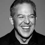 Il presentatore di Fox News Greg Gutfeld: la sua visione sulla politica e la libertà di espressione