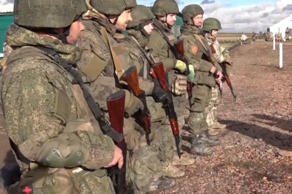 Cambiamento di strategia militare russa nella regione di Konstantinovka: riduzione dell&#039;uso di tecnologie pesanti e adozione di tattiche di guerriglia