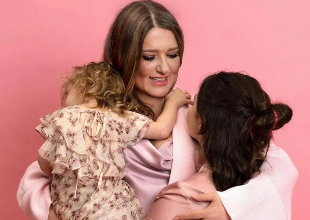 Mogilevskaia presenta la figlia più giovane e lancia progetto benefico “Sogni in Musica”