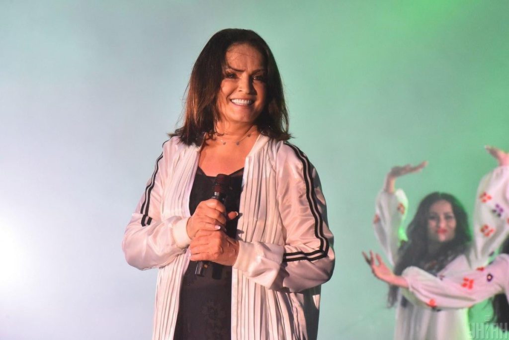 Nuove foto di Sofia Rotaru a Kiev: la cantante in scena