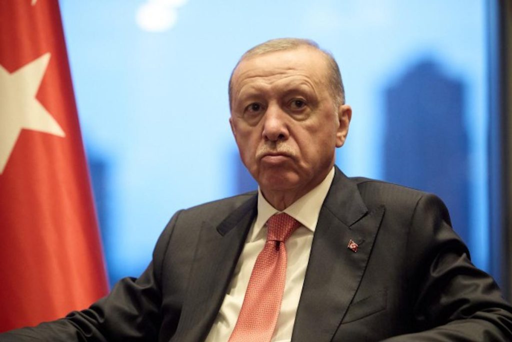 Erdogan si offre di ospitare negoziati tra Russia e Ucraina per porre fine al conflitto