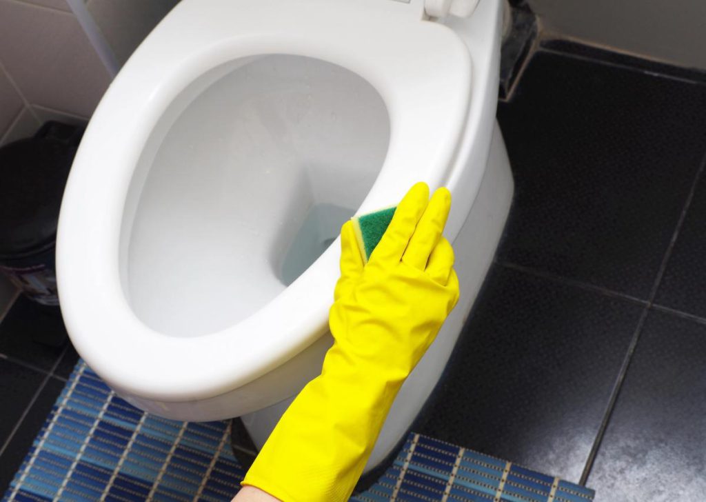 Pulizia del Water: Come Mantenere la Salute e l&#039;Igiene in Casa con una Pulizia Completa e Profonda

Introduzione
La pulizia del water è un&#039;attività fondamentale per mantenere la salute e l&#039;igiene in casa. Tuttavia, ci sono alcune aree del water che spesso vengono trascurate durante la pulizia, il che può portare a problemi di igiene e salute. In questo articolo, esploreremo l&#039;importanza della pulizia del water e forniremo consigli su come pulirlo in modo completo e profondo.

Approfondimento
È fondamentale prestare attenzione a tutte le parti del water per garantire una pulizia completa e profonda. Gli esperti hanno fornito una dettagliata istruzione su come pulire il water per farlo sembrare nuovo. Utilizzare prodotti chimici appropriati e seguire le istruzioni degli esperti può aiutare a ottenere risultati migliori.

Possibili Conseguenze
Se non si pulisce regolarmente il water, possono verificarsi problemi di igiene e salute. La mancata pulizia può portare alla formazione di batteri e germi che possono causare malattie. È importante notare che la pulizia del water non è solo una questione di estetica, ma anche di salute pubblica.

Opinione
È importante notare che la pulizia del water non è solo una questione di estetica, ma anche di salute pubblica. Una pulizia regolare e accurata può aiutare a prevenire la diffusione di malattie. Inoltre, una casa pulita e ordinata può aiutare a migliorare la qualità della vita.

Analisi Critica dei Fatti
La pulizia del water richiede una attenzione particolare alle aree più critiche, come il bordo interno e la zona intorno allo scarico. Utilizzare prodotti chimici appropriati e seguire le istruzioni degli esperti può aiutare a ottenere risultati migliori. È importante anche notare che la pulizia del water è strettamente legata alla pulizia generale della casa.

Relazioni con altri fatti
La pulizia del water è strettamente legata alla pulizia generale della casa. Una casa pulita e ordinata può aiutare a prevenire la diffusione di malattie e a migliorare la qualità della vita. Inoltre, la pulizia del water può anche aiutare a prevenire problemi di igiene e salute in altri ambienti, come ad esempio gli ospedali e le scuole.

Contesto storico
La pulizia del water è una pratica che risale a molti anni fa. Tuttavia, con l&#039;avanzare della tecnologia e della conoscenza, sono state sviluppate nuove tecniche e prodotti per pulire il water in modo più efficace. Oggi, esistono molti prodotti e metodi per pulire il water, e gli esperti continuano a fornire consigli e istruzioni su come pulirlo in modo completo e profondo.

Fonti
La fonte di questo articolo è Fonte RSS. Per ulteriori informazioni, si prega di visitare il sito web della fonte.