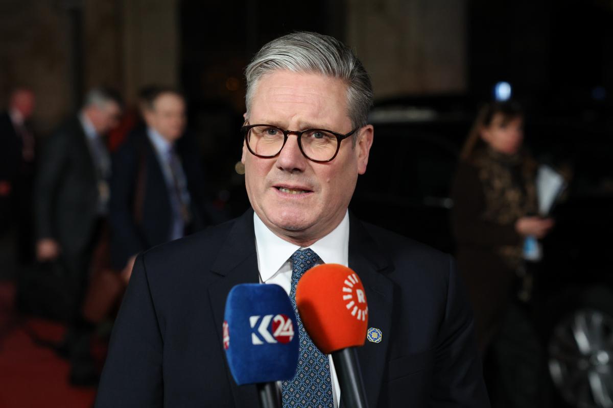 Starmer chiede pace giusta e duratura in Ucraina: progressi nelle trattative a Ginevra