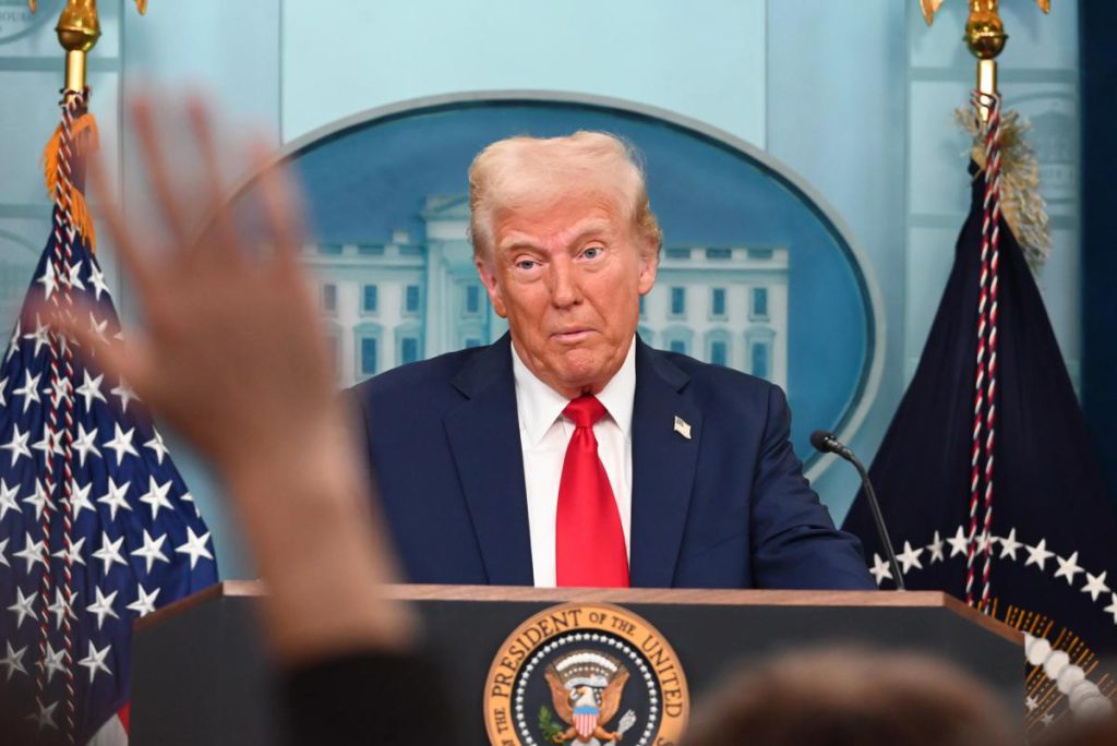 Trump vuole sostenere sanzioni contro la Russia solo se può controllarle personalmente