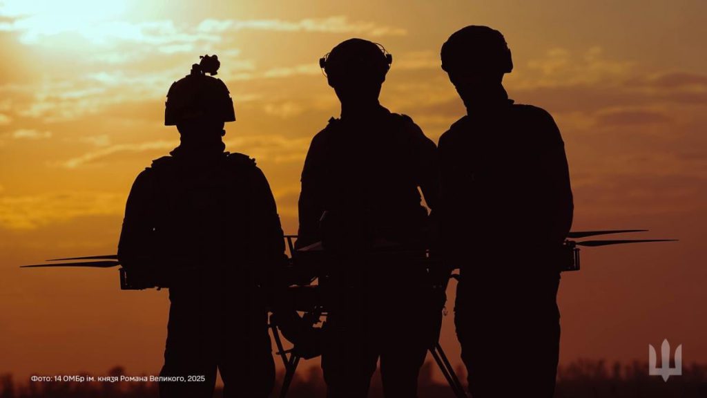 Nuova Modalità di Servizio Militare in Ucraina: Contratti Flessibili per una Carriera più Sicura 

Introduzione
È stata annunciata una nuova modalità di servizio militare che non prevede la chiamata alle armi. Le Forze Armate Ucraine (VSU) hanno illustrato i vantaggi dei nuovi contratti per i militari.

Approfondimento
I contratti in questione offrono la possibilità di stabilire periodi di servizio specifici e definiti. Ciò consente ai militari di pianificare meglio la loro carriera e la loro vita personale.

Possibili Conseguenze
La introduzione di questi nuovi contratti potrebbe avere un impatto positivo sulla gestione delle risorse umane all&#039;interno delle Forze Armate Ucraine, permettendo una maggiore flessibilità e una migliore pianificazione a lungo termine.

Opinione
Non sono state espresse opinioni ufficiali in merito a questa nuova iniziativa, ma si può supporre che i militari potrebbero apprezzare la maggiore certezza e stabilità offerta da questi contratti.

Analisi Critica dei Fatti
L&#039;introduzione di contratti con periodi di servizio definiti potrebbe essere vista come un passo verso la professionalizzazione delle Forze Armate Ucraine, allineandosi con le pratiche adottate da altre forze armate moderne.

Relazioni con altri fatti
Questa iniziativa potrebbe essere collegata ad altri sforzi delle Forze Armate Ucraine per migliorare la loro efficienza e la loro capacità di rispondere alle sfide moderne.

Contesto storico
La storia delle Forze Armate Ucraine è caratterizzata da una serie di riforme e modernizzazioni, volte a renderle più efficienti e pronte a rispondere alle esigenze della sicurezza nazionale.

Fonti
La fonte di questo articolo è il sito della fonte rss. Per ulteriori informazioni, si prega di visitare il link diretto dell&#039;articolo fonte.